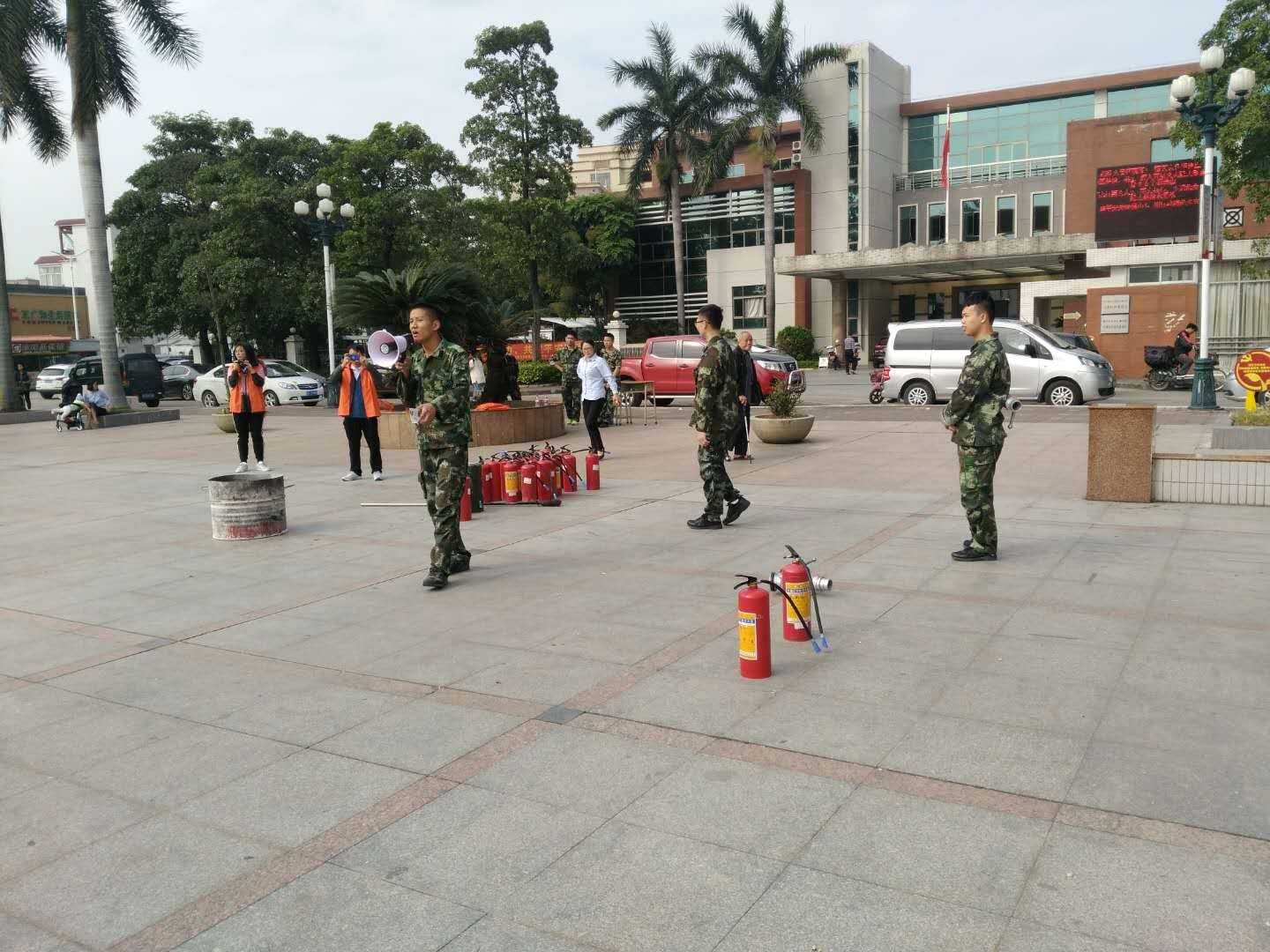菊蘭新材公司組織員工參加“消防知識宣傳及應(yīng)急演練”